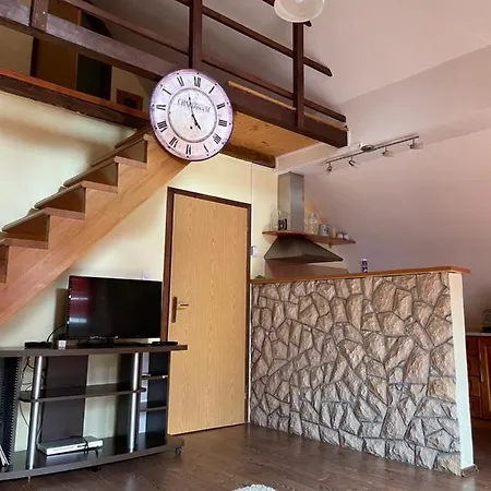 Apartment Megara Vlasic *