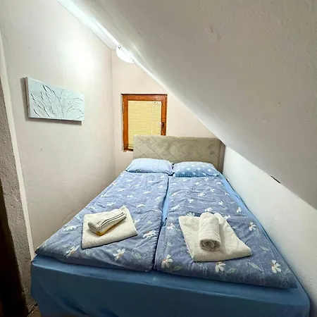 Appartement Megara Vlasic *